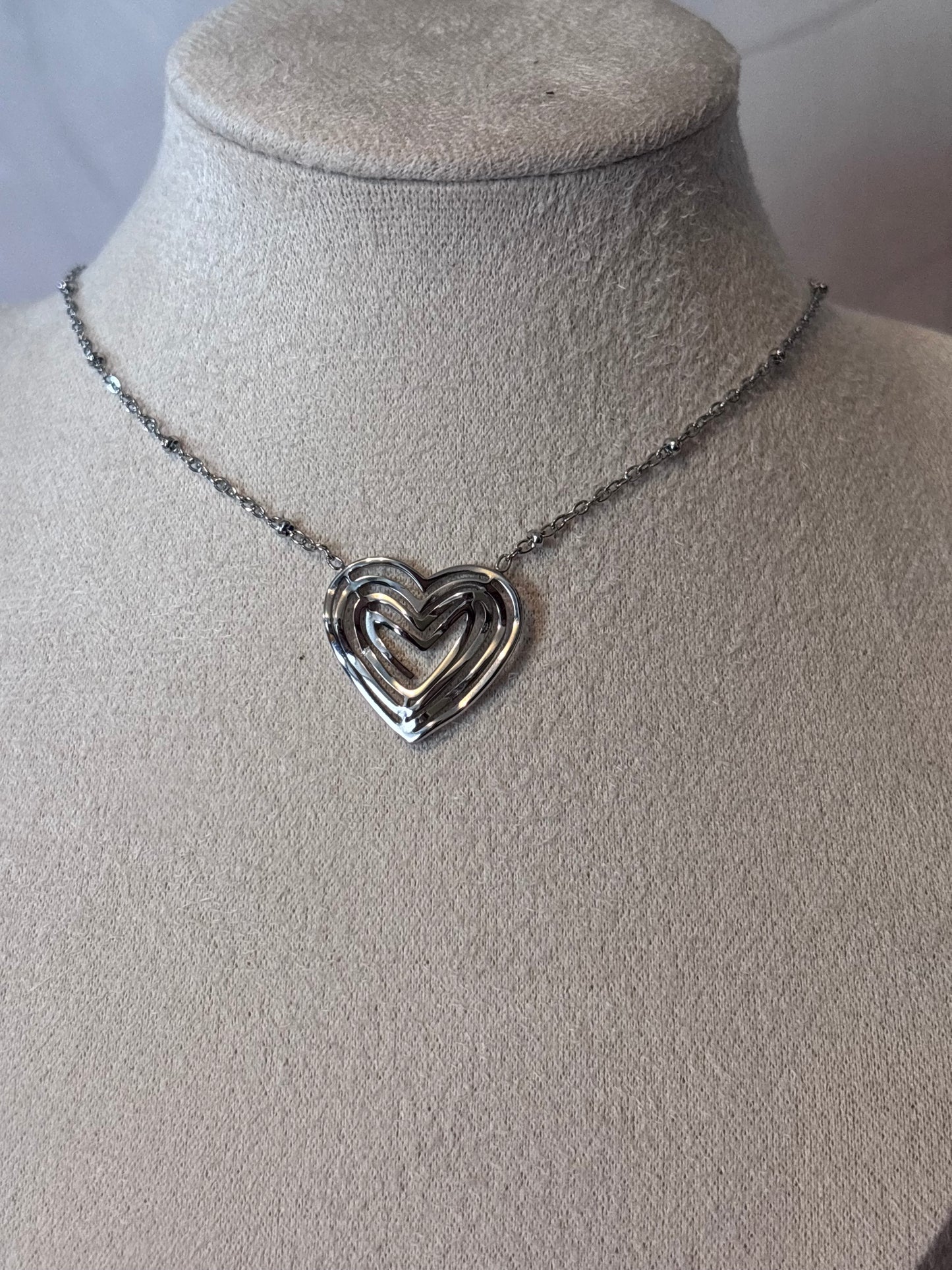 collier Amora