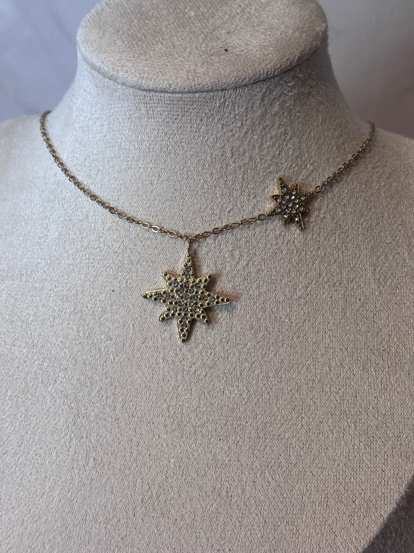 collier Nova