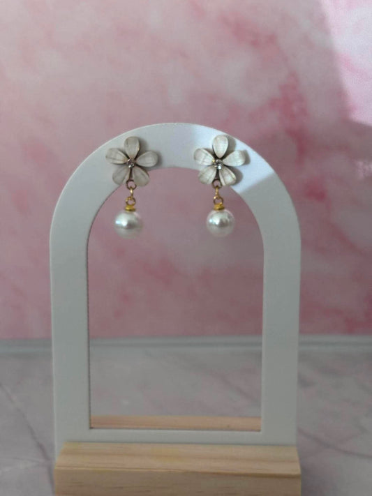 Boucle d'oreille Dahlia